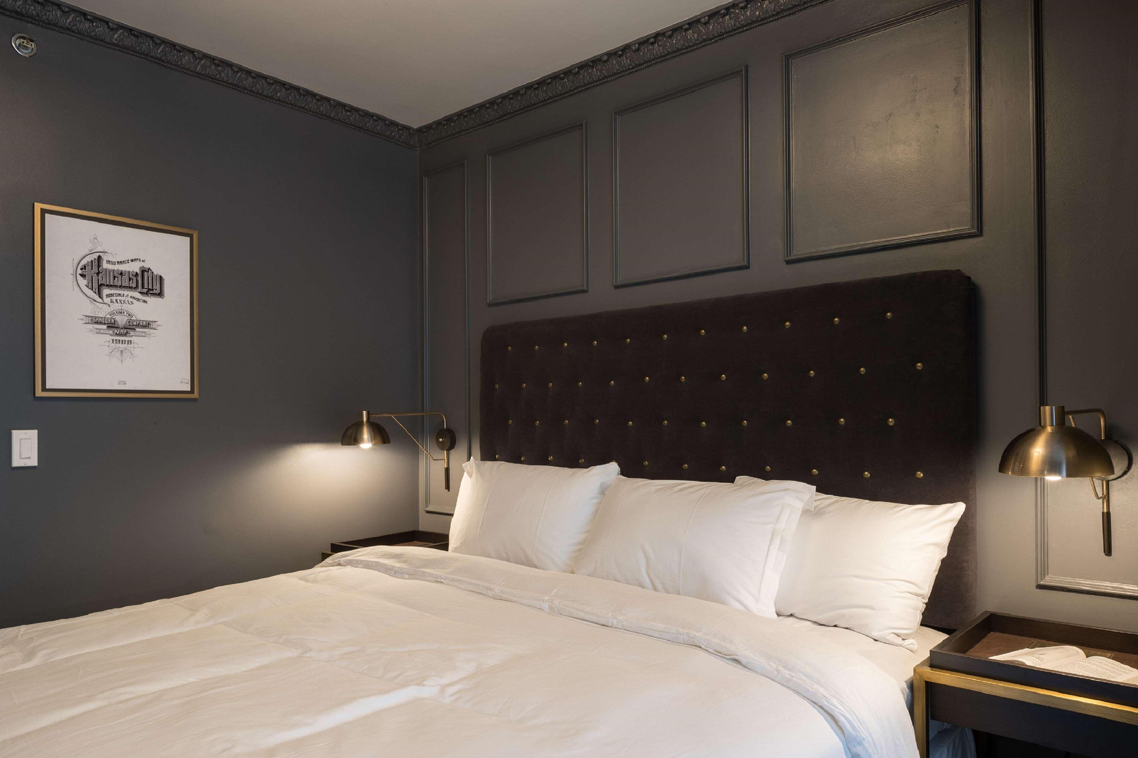 Hotel Phillips Kansas City, Curio Collection By Hilton Экстерьер фото